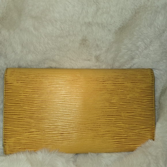 LOUIS VUITTON Continental Yellow Epi wallet w Purple Interior - Picture 2 of 12